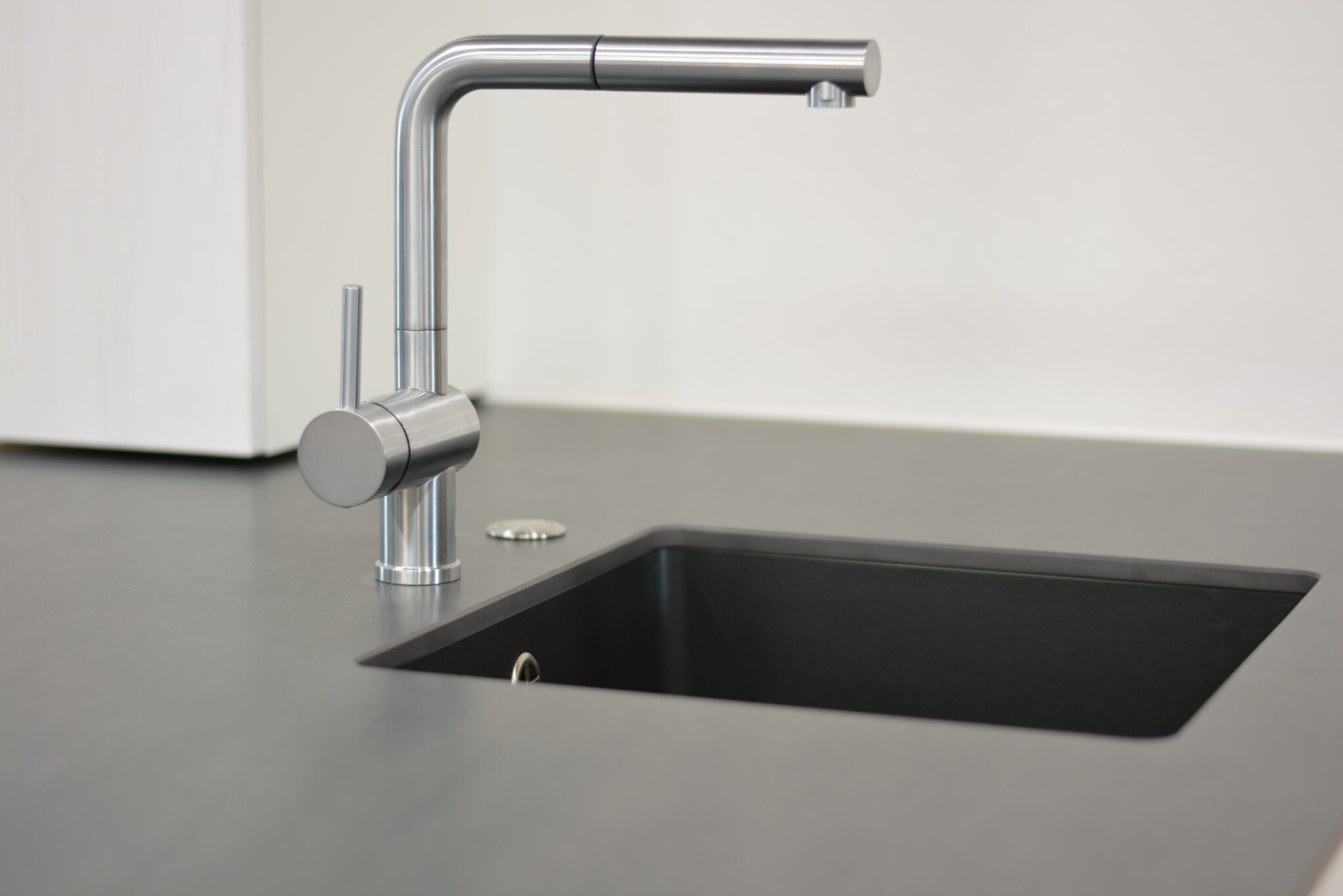 ANGEBOT Kücheninsel mit Hochschrankzeile | Kern Küche & Raum